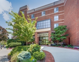 199 Coolidge Ave, Watertown, Massachusetts, 2 Bedrooms Bedrooms, 5 Rooms Rooms,2 BathroomsBathrooms,Residential,For Sale,Coolidge Ave,73467769