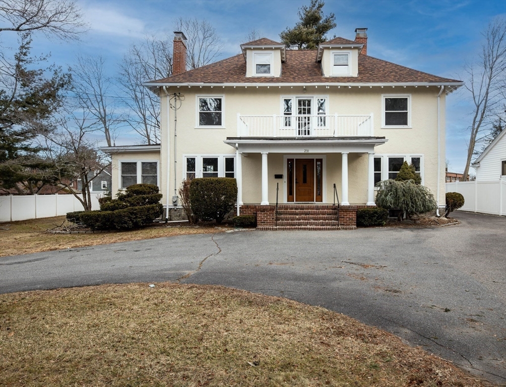 231 Lagrange Street, Boston, Massachusetts, 5 Bedrooms Bedrooms, 10 Rooms Rooms,3.5 BathroomsBathrooms,Residential,For Sale,Lagrange Street,73467920