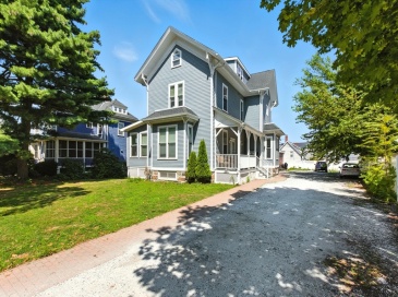 581 Cambridge St, Boston, Massachusetts, 9 Bedrooms Bedrooms, 16 Rooms Rooms,6 BathroomsBathrooms,Residential Income,For Sale,Cambridge St,73417594