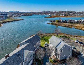 28 Margin St, Lynn, Massachusetts, 2 Bedrooms Bedrooms, 5 Rooms Rooms,2.5 BathroomsBathrooms,Residential,For Sale,Margin St,73456622