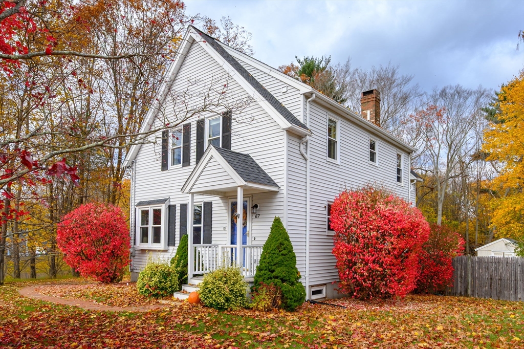 67 School St, Hanover, Massachusetts, 3 Bedrooms Bedrooms, 6 Rooms Rooms,2 BathroomsBathrooms,Residential,For Sale,School St,73454405