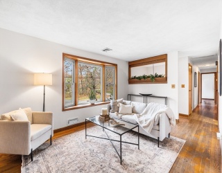 6 Sierra Dr, Chelmsford, Massachusetts, 4 Bedrooms Bedrooms, 6 Rooms Rooms,2.5 BathroomsBathrooms,Residential,For Sale,Sierra Dr,73452589