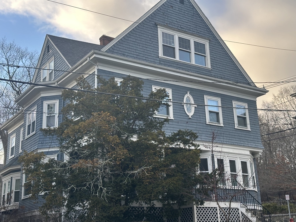 58 Grace Street, Malden, Massachusetts, 5 Bedrooms Bedrooms, 11 Rooms Rooms,2.5 BathroomsBathrooms,Residential Lease,For Rent,Grace Street,73464292