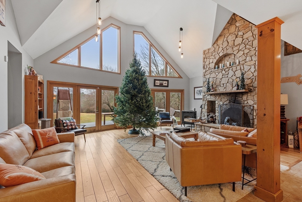 287 Chapman Rd, Barre, Massachusetts, 3 Bedrooms Bedrooms, 8 Rooms Rooms,3.5 BathroomsBathrooms,Residential Lease,For Rent,Chapman Rd,73459935