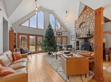 287 Chapman Rd, Barre, Massachusetts, 3 Bedrooms Bedrooms, 8 Rooms Rooms,3.5 BathroomsBathrooms,Residential Lease,For Rent,Chapman Rd,73459935