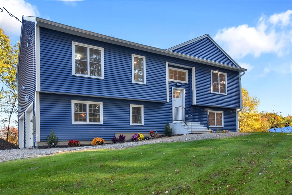 76 Number 6 Schoolhouse Rd, Charlton, Massachusetts, 3 Bedrooms Bedrooms, 7 Rooms Rooms,3 BathroomsBathrooms,Residential,For Sale,Number 6 Schoolhouse Rd,73445334