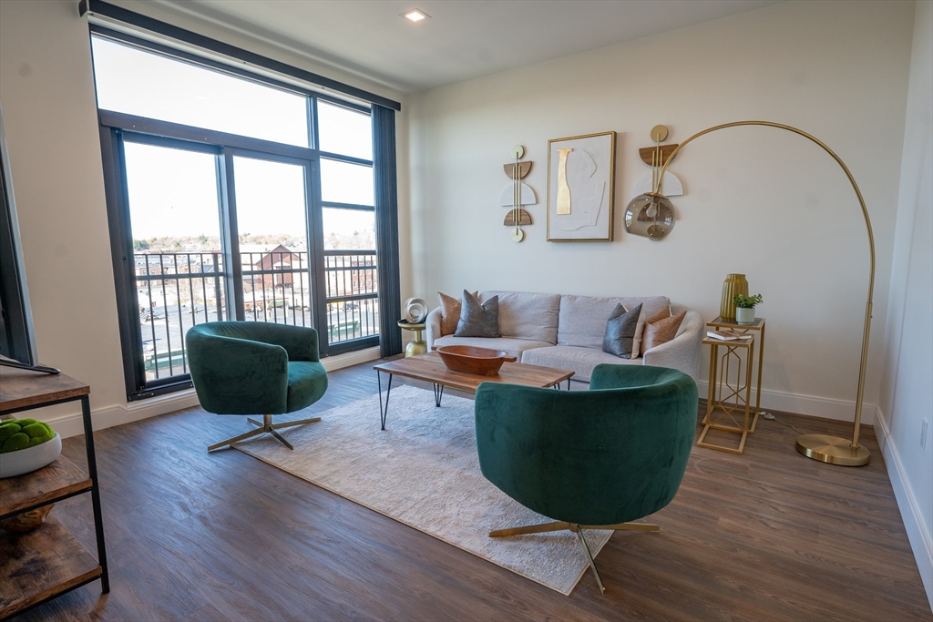 136 Essex Street, Lawrence, Massachusetts, 2 Bedrooms Bedrooms, 4 Rooms Rooms,1 BathroomBathrooms,Residential Lease,For Rent,Essex Street,73468145