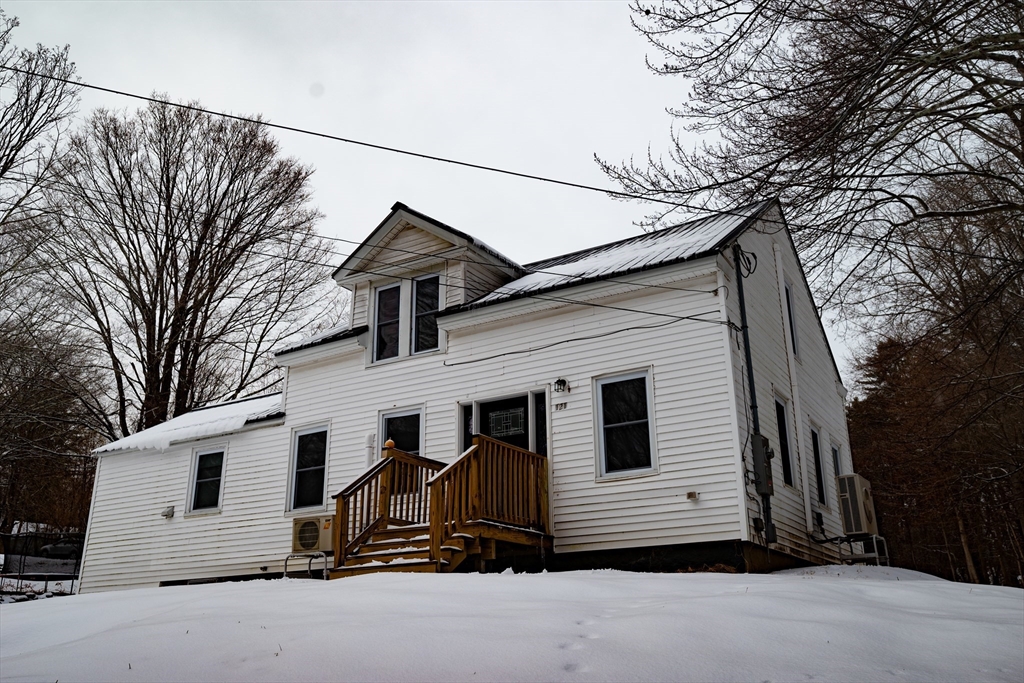 121 Spring St, Athol, Massachusetts, 3 Bedrooms Bedrooms, 6 Rooms Rooms,1.5 BathroomsBathrooms,Residential,For Sale,Spring St,73468098