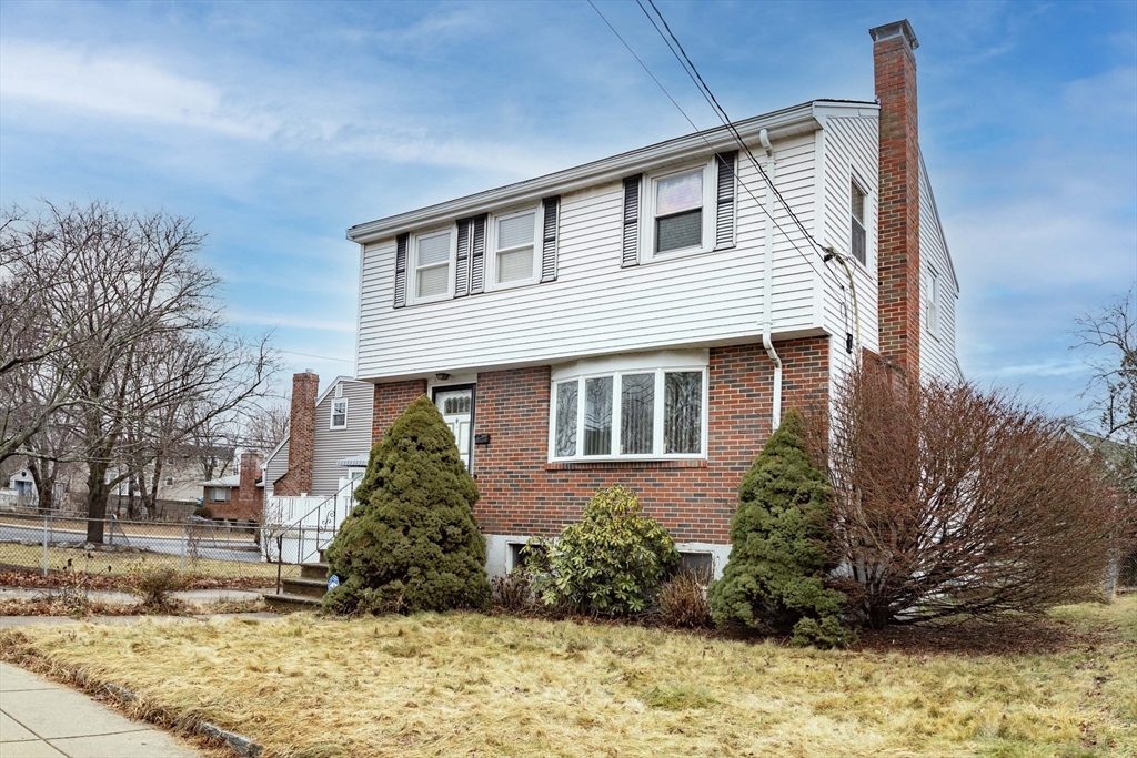 71 Vallaro Rd, Boston, Massachusetts, 3 Bedrooms Bedrooms, 8 Rooms Rooms,1.5 BathroomsBathrooms,Residential,For Sale,Vallaro Rd,73468101