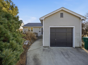 15 Hyde Ave, Chicopee, Massachusetts, 2 Bedrooms Bedrooms, 5 Rooms Rooms,1 BathroomBathrooms,Residential,For Sale,Hyde Ave,73468149 15 Hyde Ave, Chicopee, Massachusetts, 2 Bedrooms Bedrooms, 5 Rooms Rooms,1 BathroomBathrooms,Residential,For Sale,Hyde Ave,73468149