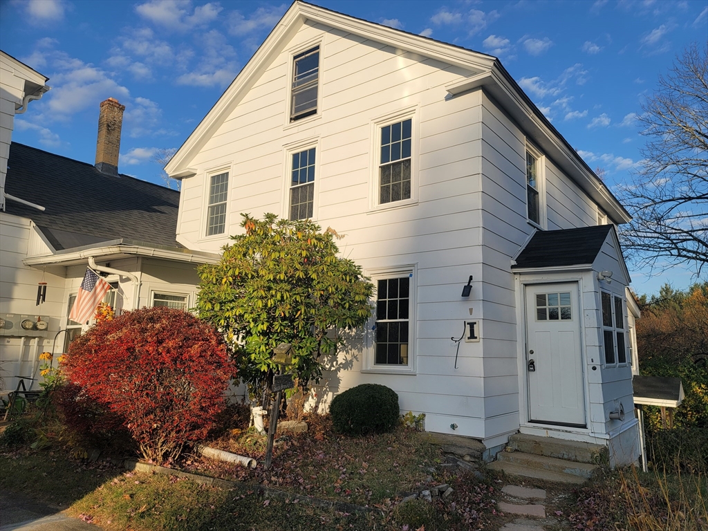 45 Main Street, Charlton, Massachusetts, 2 Bedrooms Bedrooms, 5 Rooms Rooms,1.5 BathroomsBathrooms,Residential Lease,For Rent,Main Street,73450655