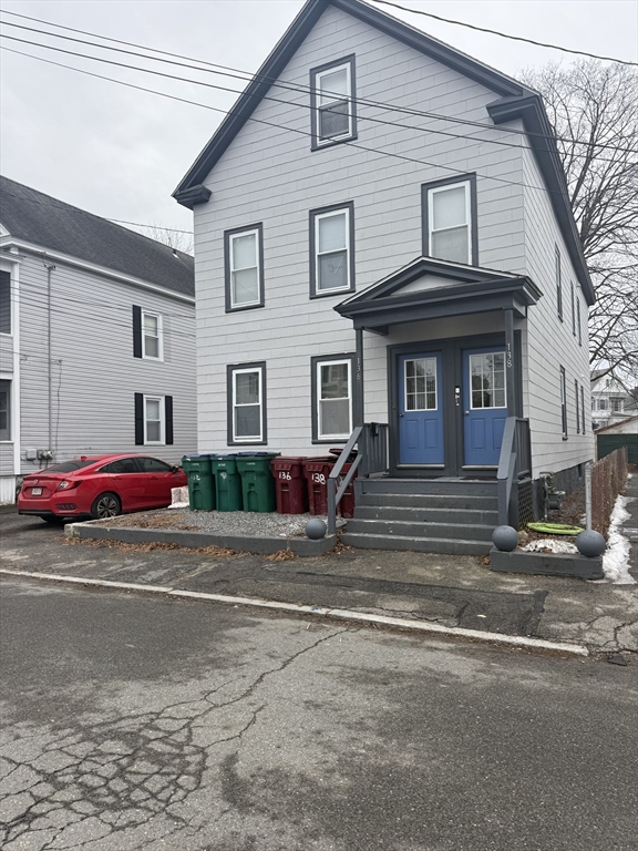 136 Gershom Ave, Lowell, Massachusetts, 4 Bedrooms Bedrooms, 7 Rooms Rooms,1 BathroomBathrooms,Residential Lease,For Rent,Gershom Ave,73467971