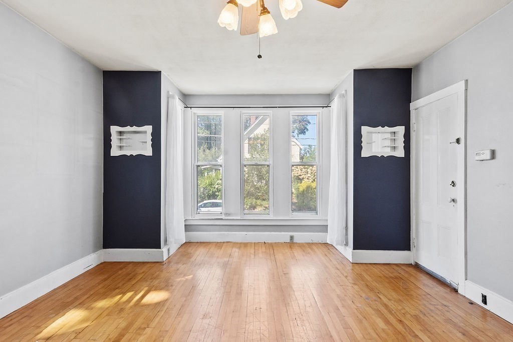 166 Grafton St, Brockton, Massachusetts, 2 Bedrooms Bedrooms, 5 Rooms Rooms,1 BathroomBathrooms,Residential Lease,For Rent,Grafton St,73468097