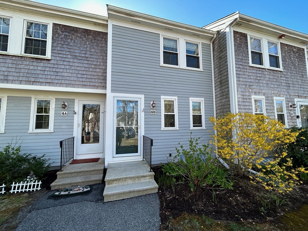 300 Falmouth Rd, Mashpee, Massachusetts, 2 Bedrooms Bedrooms, 5 Rooms Rooms,1.5 BathroomsBathrooms,Residential,For Sale,Falmouth Rd,73468073