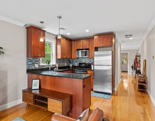 7 Fox St, Boston, Massachusetts, 3 Bedrooms Bedrooms, 6 Rooms Rooms,2 BathroomsBathrooms,Residential Lease,For Rent,Fox St,73468175