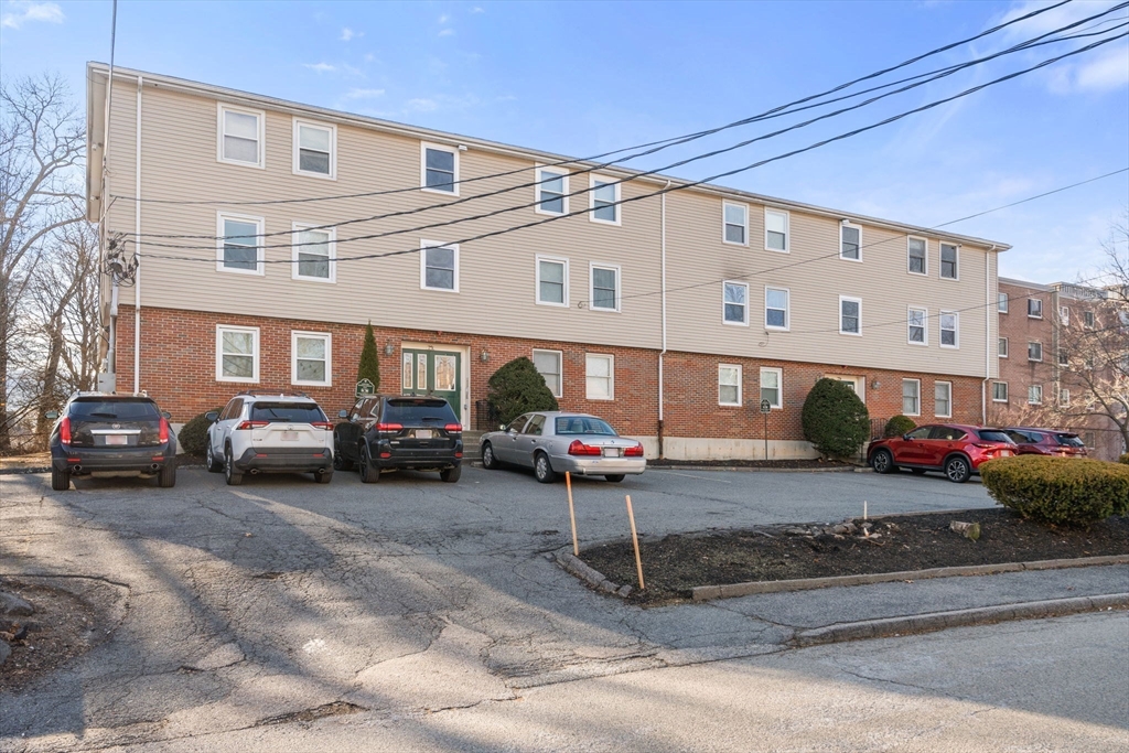 25 Rockland St, Boston, Massachusetts, 2 Bedrooms Bedrooms, 5 Rooms Rooms,2 BathroomsBathrooms,Residential,For Sale,Rockland St,73468189