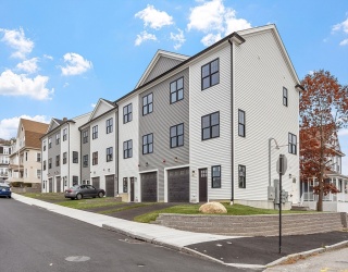 10 Windsor Street, Worcester, Massachusetts, 3 Bedrooms Bedrooms, 6 Rooms Rooms,2.5 BathroomsBathrooms,Residential,For Sale,Windsor Street,73467994