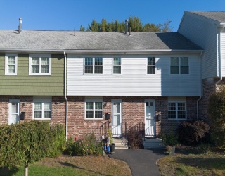 20 Hemlock Cir, Millis, Massachusetts, 2 Bedrooms Bedrooms, 4 Rooms Rooms,1.5 BathroomsBathrooms,Residential,For Sale,Hemlock Cir,73468178
