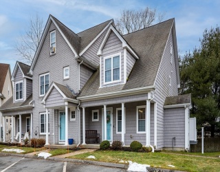 700 Lees River Ave, Somerset, Massachusetts, 3 Bedrooms Bedrooms, 6 Rooms Rooms,1.5 BathroomsBathrooms,Residential,For Sale,Lees River Ave,73468223