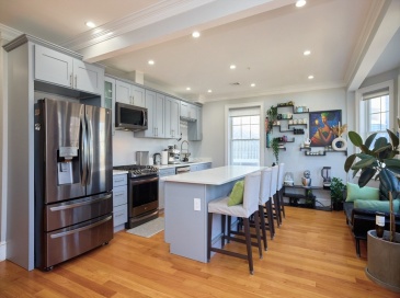 23-25 Bowdoin Ave, Boston, Massachusetts, 2 Bedrooms Bedrooms, 4 Rooms Rooms,2.5 BathroomsBathrooms,Residential Lease,For Rent,Bowdoin Ave,73468221