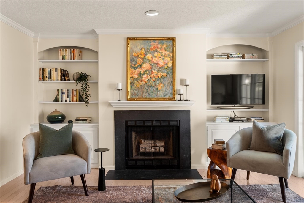 160 Pine Street, Newton, Massachusetts, 3 Bedrooms Bedrooms, 6 Rooms Rooms,2.5 BathroomsBathrooms,Residential,For Sale,Pine Street,73468049