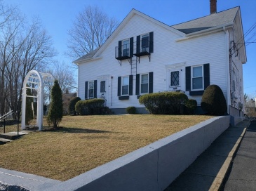 2 Ritchotte Ct, West Warwick, Rhode Island, 8 Bedrooms Bedrooms, 16 Rooms Rooms,4 BathroomsBathrooms,Residential Income,For Sale,Ritchotte Ct,73468314