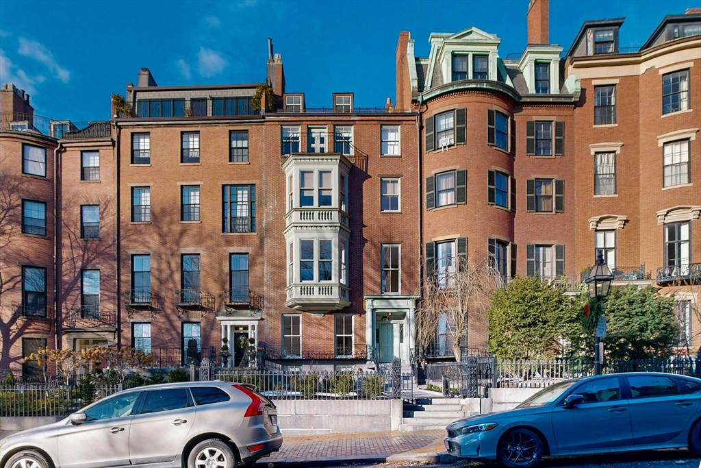 71 Mount Vernon St, Boston, Massachusetts, 4 Bedrooms Bedrooms, 9 Rooms Rooms,4.5 BathroomsBathrooms,Residential,For Sale,Mount Vernon St,73468334