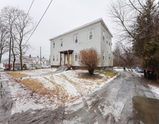 148 Eaton St, Brockton, Massachusetts, 7 Bedrooms Bedrooms, 16 Rooms Rooms,3.5 BathroomsBathrooms,Residential Income,For Sale,Eaton St,73467950