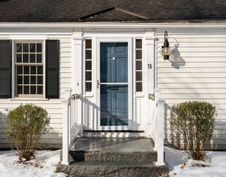 70 Jericho Rd, Weston, Massachusetts, 2 Bedrooms Bedrooms, 5 Rooms Rooms,2 BathroomsBathrooms,Residential,For Sale,Jericho Rd,73468289