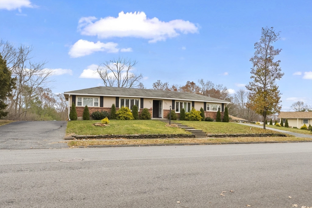 45-45A Kinglet Dr, Shrewsbury, Massachusetts, 4 Bedrooms Bedrooms, 8 Rooms Rooms,2 BathroomsBathrooms,Residential Income,For Sale,Kinglet Dr,73458310