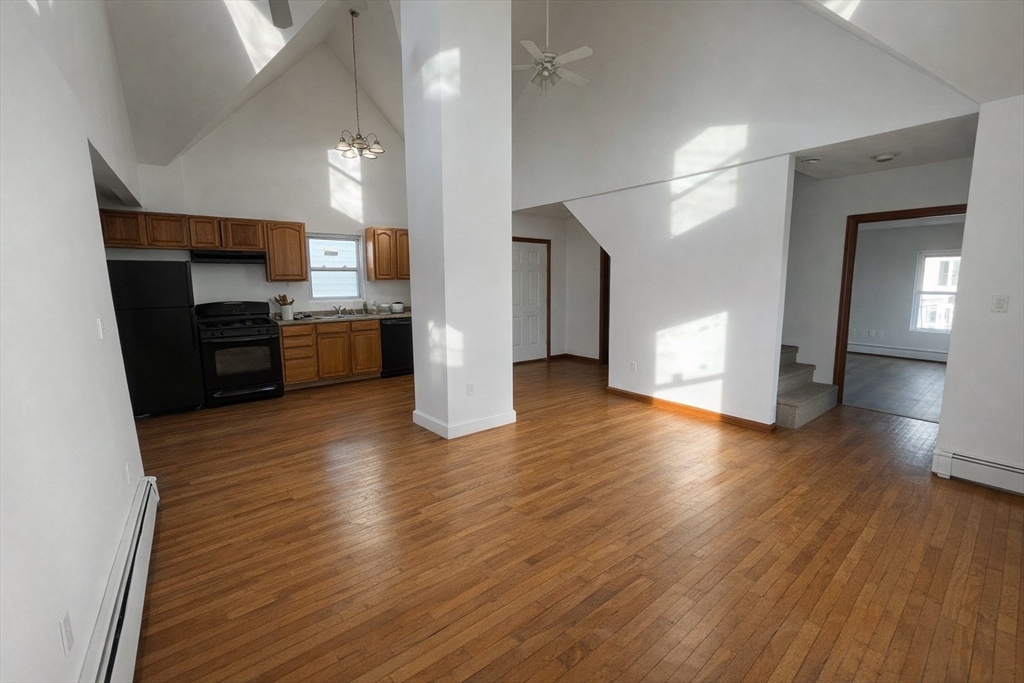 138 Ferry St, Everett, Massachusetts, 3 Bedrooms Bedrooms, 4 Rooms Rooms,1 BathroomBathrooms,Residential Lease,For Rent,Ferry St,73468532