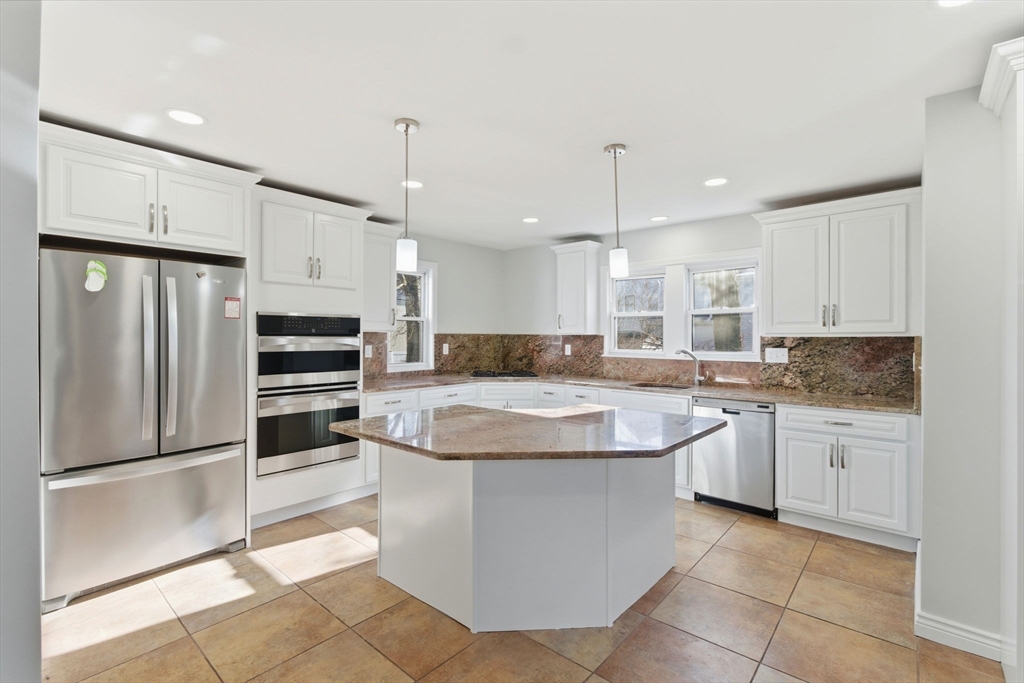 36 Chestnut St., Marlborough, Massachusetts, 4 Bedrooms Bedrooms, 7 Rooms Rooms,1.5 BathroomsBathrooms,Residential,For Sale,Chestnut St.,73468547