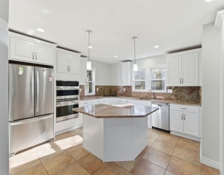 36 Chestnut St., Marlborough, Massachusetts, 4 Bedrooms Bedrooms, 7 Rooms Rooms,1.5 BathroomsBathrooms,Residential,For Sale,Chestnut St.,73468547