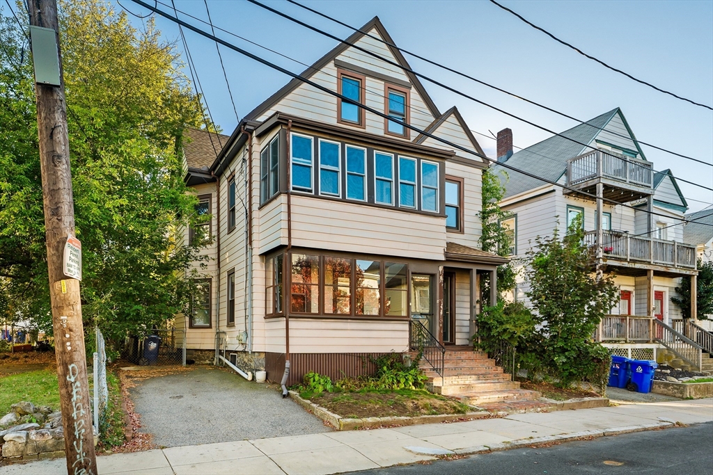 15 17 Cushman St, Boston, Massachusetts, 8 Bedrooms Bedrooms, 13 Rooms Rooms,3 BathroomsBathrooms,Residential Income,For Sale,Cushman St,73468574