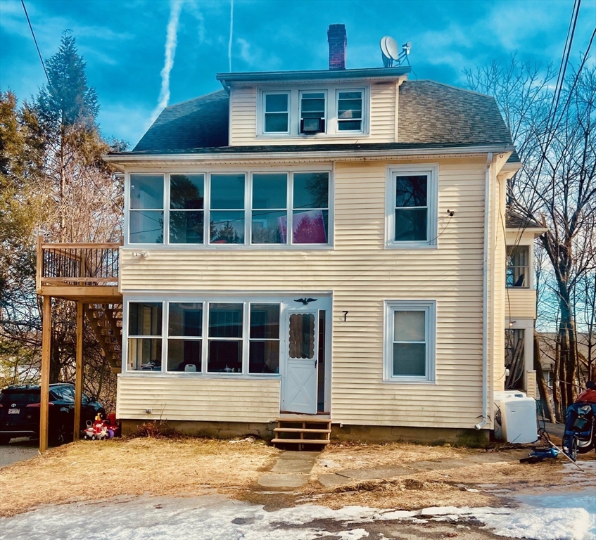 7 3rd Ave, Dudley, Massachusetts, 7 Bedrooms Bedrooms, 13 Rooms Rooms,2.5 BathroomsBathrooms,Residential Income,For Sale,3rd Ave,73468555