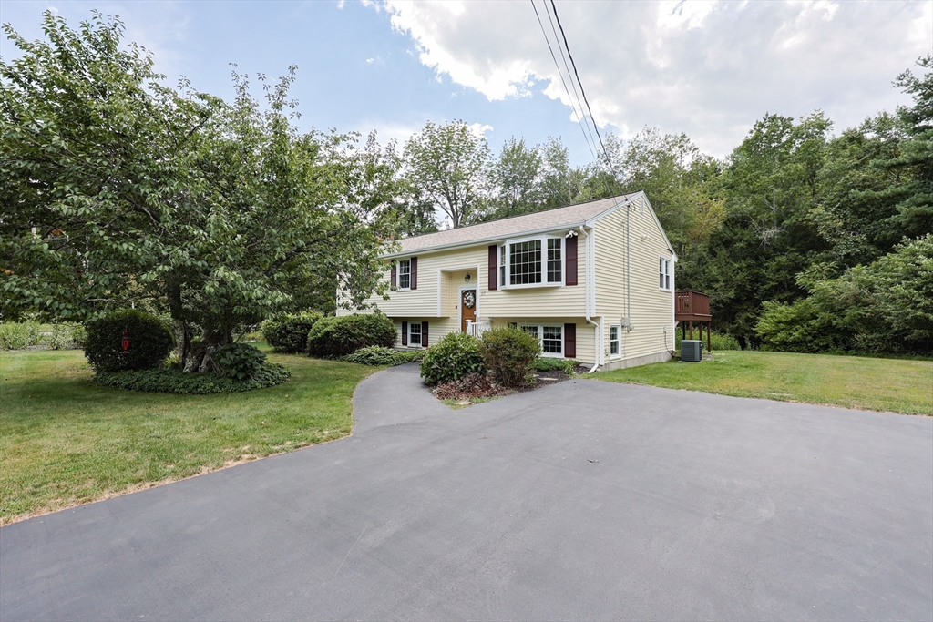 37 Oakleaf Dr, Mansfield, Massachusetts, 3 Bedrooms Bedrooms, 6 Rooms Rooms,1.5 BathroomsBathrooms,Residential,For Sale,Oakleaf Dr,73423465