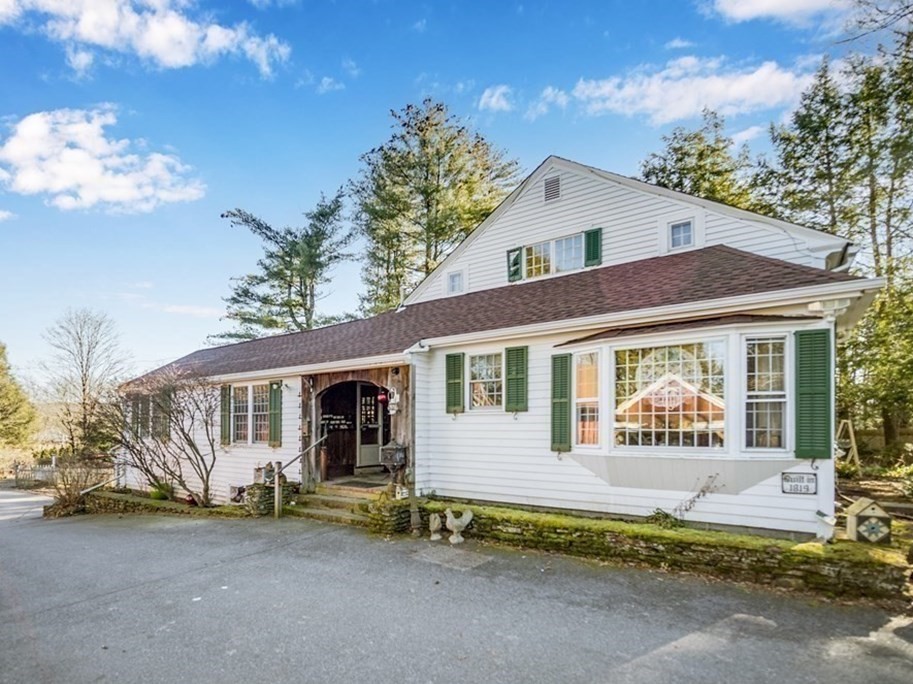 540 Somers Rd, East Longmeadow, Massachusetts, 3 Bedrooms Bedrooms, 7 Rooms Rooms,1.5 BathroomsBathrooms,Residential Lease,For Rent,Somers Rd,73468465