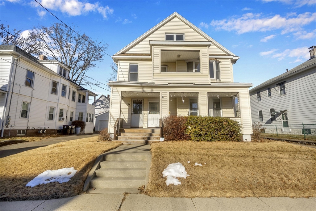 25-27 Elmwood, Holyoke, Massachusetts, 7 Bedrooms Bedrooms, 11 Rooms Rooms,2 BathroomsBathrooms,Residential Income,For Sale,Elmwood,73468429