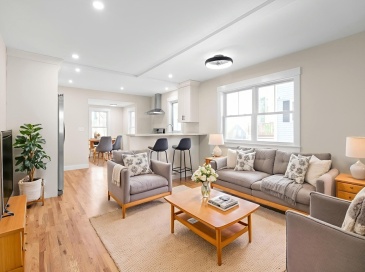 20 Beacon St, Gloucester, Massachusetts, 2 Bedrooms Bedrooms, 4 Rooms Rooms,1 BathroomBathrooms,Residential,For Sale,Beacon St,73468481