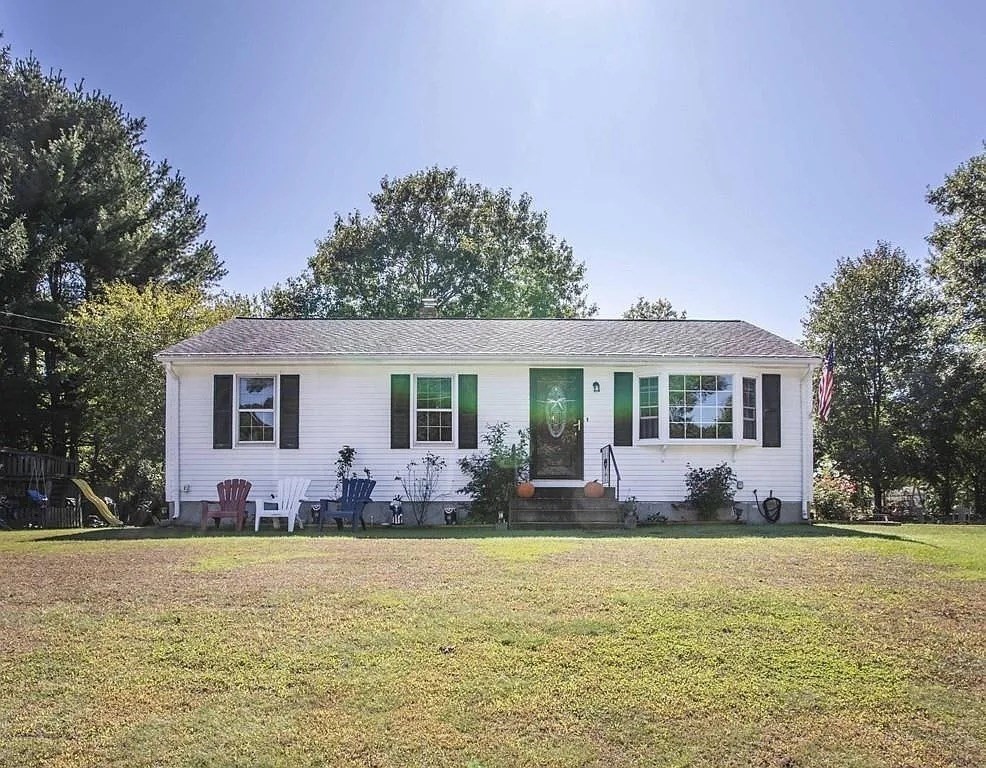 10 Walter St, Norton, Massachusetts, 3 Bedrooms Bedrooms, 6 Rooms Rooms,1 BathroomBathrooms,Residential,For Sale,Walter St,73468545