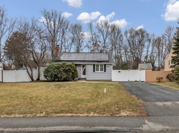 157 Spring St, East Bridgewater, Massachusetts, 3 Bedrooms Bedrooms, 5 Rooms Rooms,2 BathroomsBathrooms,Residential,For Sale,Spring St,73468605
