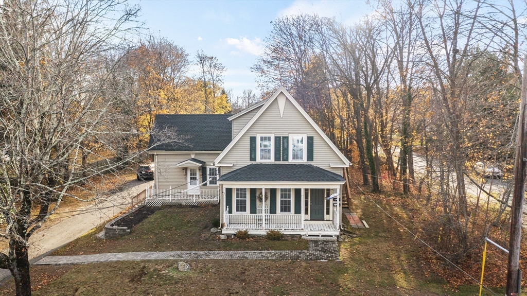 1142 Washington Street, Whitman, Massachusetts, 5 Bedrooms Bedrooms, 12 Rooms Rooms,2 BathroomsBathrooms,Residential Income,For Sale,Washington Street,73464565