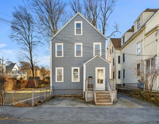 4 Belle Isle Ave, Revere, Massachusetts, 3 Bedrooms Bedrooms, 7 Rooms Rooms,1 BathroomBathrooms,Residential,For Sale,Belle Isle Ave,73468637