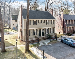 610 Wellman Ave, Chelmsford, Massachusetts, 2 Bedrooms Bedrooms, 7 Rooms Rooms,1.5 BathroomsBathrooms,Residential,For Sale,Wellman Ave,73468673