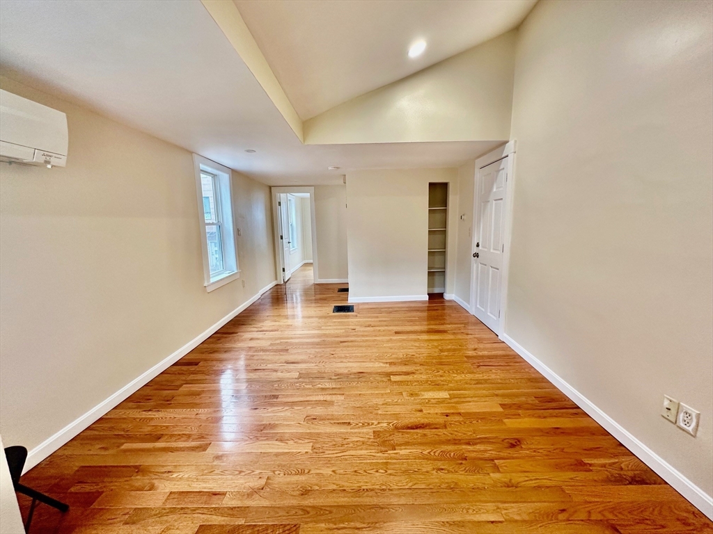 8 Allen, Cambridge, Massachusetts, 1 Bedroom Bedrooms, 4 Rooms Rooms,1 BathroomBathrooms,Residential Lease,For Rent,Allen,73468678