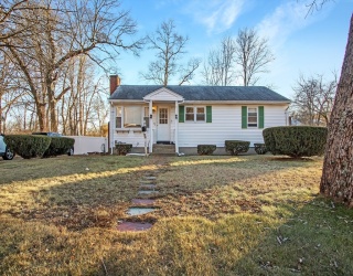 86 Hayward Ave, Brockton, Massachusetts, 3 Bedrooms Bedrooms, 5 Rooms Rooms,1 BathroomBathrooms,Residential,For Sale,Hayward Ave,73468680