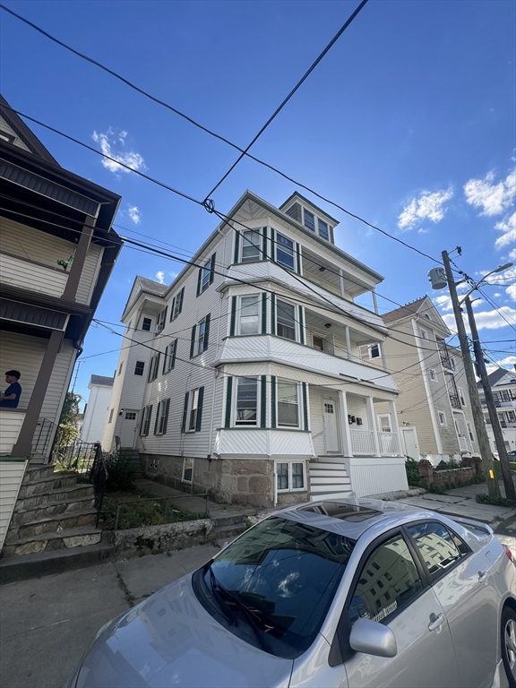 46 Sagamore Street, New Bedford, Massachusetts, 9 Bedrooms Bedrooms, 15 Rooms Rooms,3 BathroomsBathrooms,Residential Income,For Sale,Sagamore Street,73453306