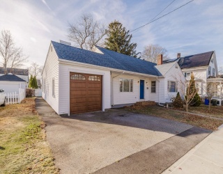 277 Valentine St, Fall River, Massachusetts, 3 Bedrooms Bedrooms, 7 Rooms Rooms,1.5 BathroomsBathrooms,Residential,For Sale,Valentine St,73461258