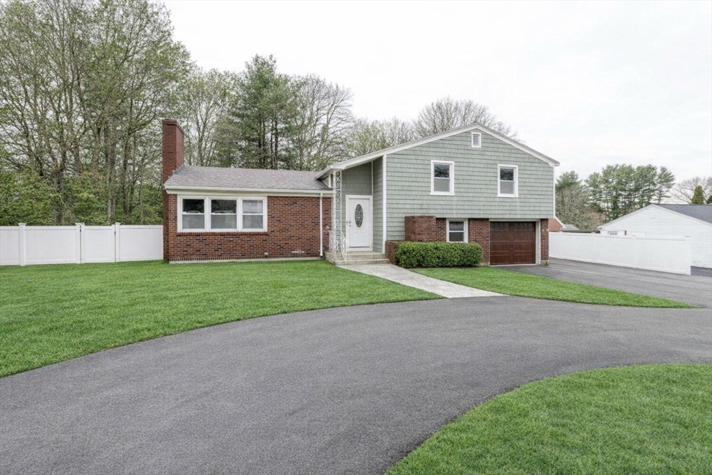 300 Chapman Street, Canton, Massachusetts, 4 Bedrooms Bedrooms, 7 Rooms Rooms,2 BathroomsBathrooms,Residential,For Sale,Chapman Street,73468714