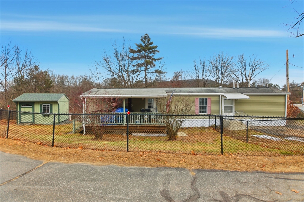 1B Quaboag Valley Co-Op Street, Palmer, Massachusetts, 2 Bedrooms Bedrooms, 5 Rooms Rooms,2 BathroomsBathrooms,Residential,For Sale,Quaboag Valley Co-Op Street,73468690
